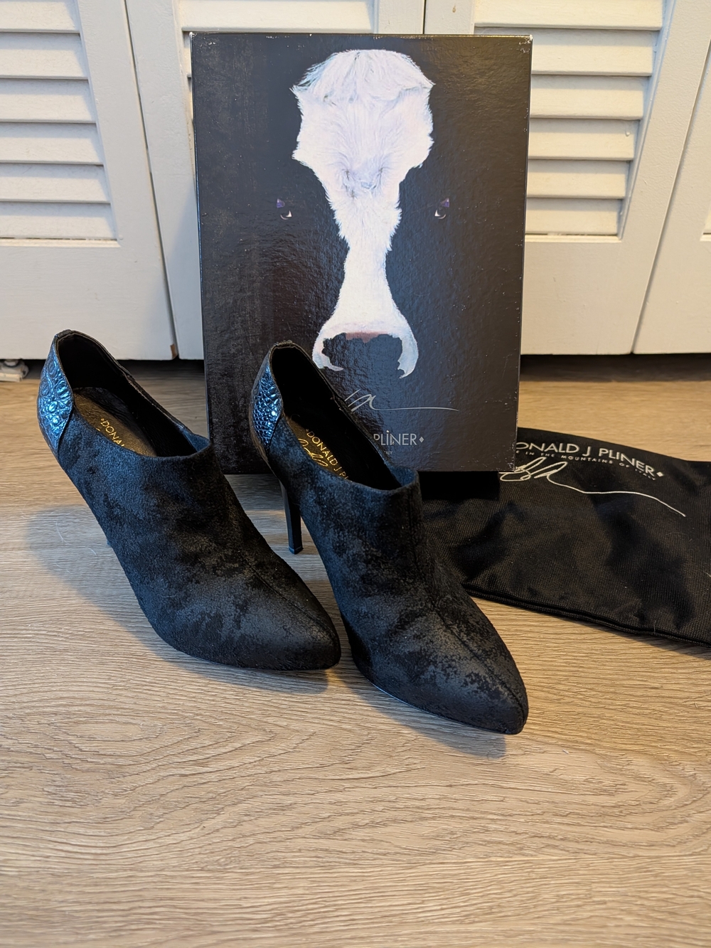 Donald J. Pliner Women's Black Velvet Pointed-Heel Booties